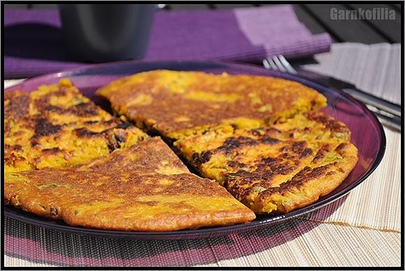 Omlet z mąki z ciecierzycy bez jajek mleka i glutenu