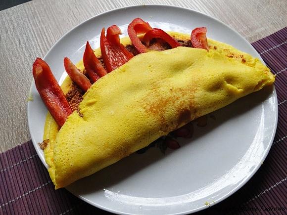 Omlet z mąką z ciecierzycy - przepis na idealny bezglutenowy omlet