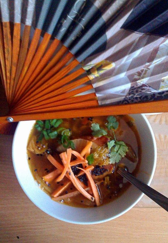 Kimchi jjigae - koreańska zupa na bazie kimchi