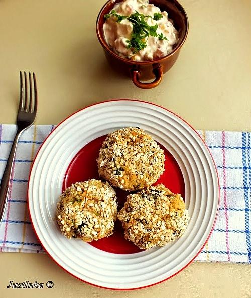 Pieczone kotlety z kaszy jaglanej z cukinią