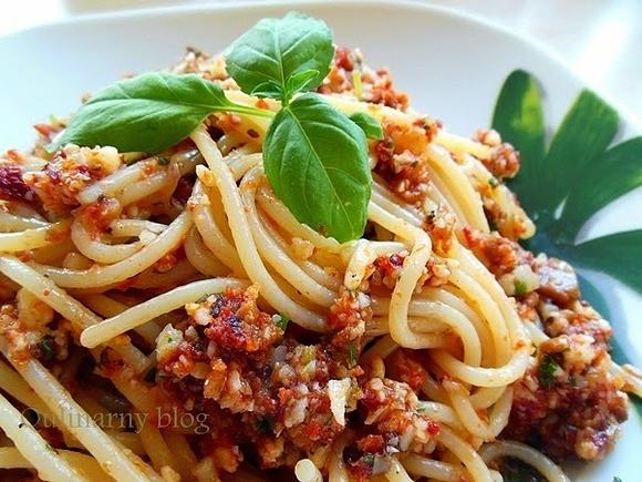 Prawie pesto rosso z suszonych pomidorów i bazylii