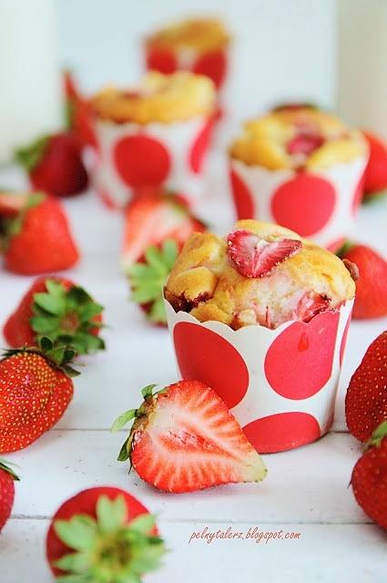 Muffiny z truskawkami i ricottą