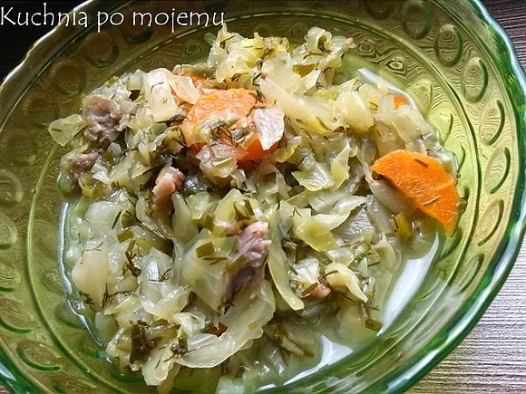Młoda kapusta duszona - tradycyjny przepis