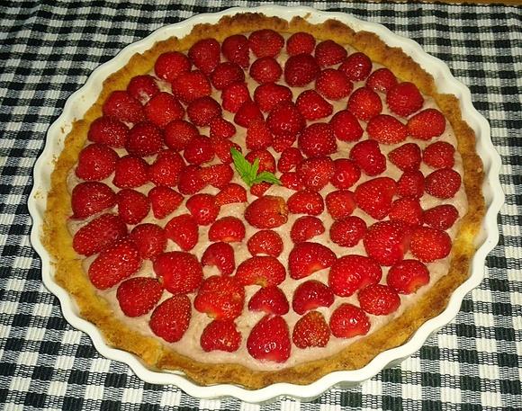 Tarta truskawkowa z kremem mascarpone i amaretto
