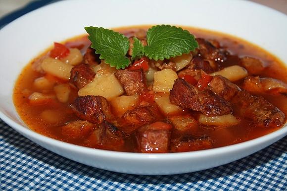 Zupa gulaszowa