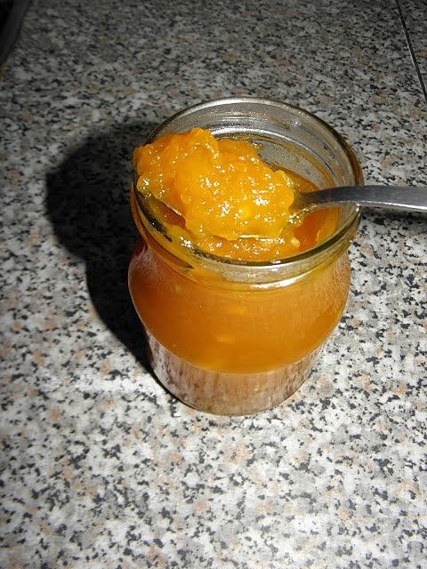 Pomarańczowy dżem z cukinii