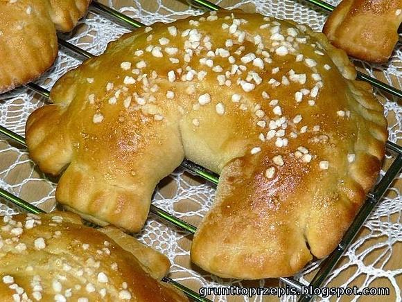 Drożdżowe grzebienie z dżemem
