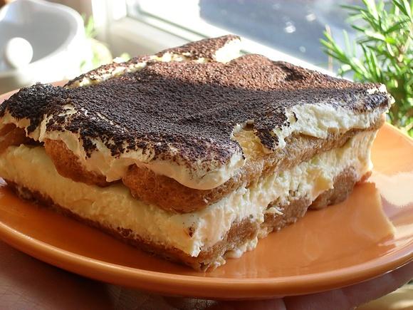 Tiramisu z kawą i mascarpone