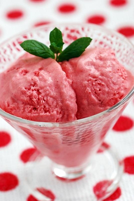 Lody śmietankowo-truskawkowe bez maszynki