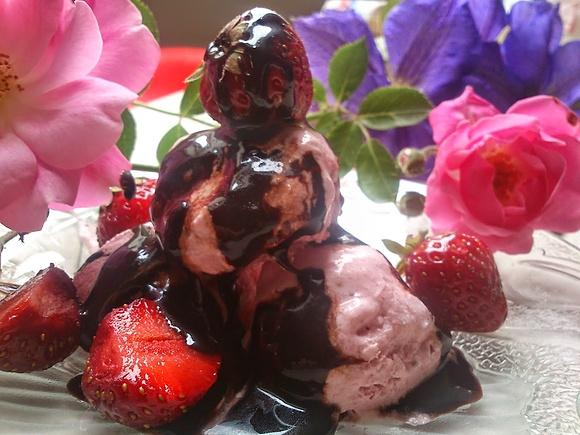 Lody truskawkowo-śmietankowe