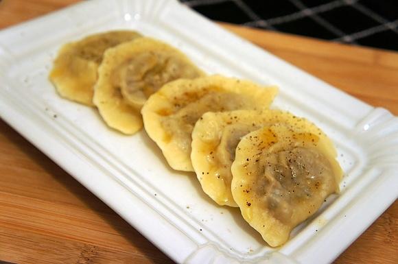 Pierogi z soczewicą, pieczarkami i suszonymi grzybami