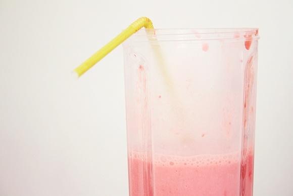 Na szybko kefir i truskawki