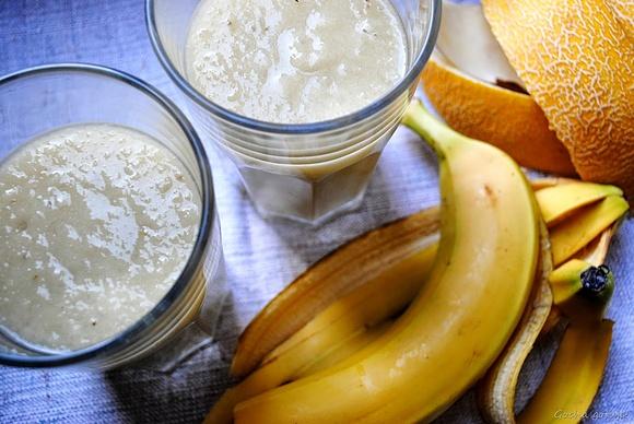 Smoothie z banana i melona dla 2 osób