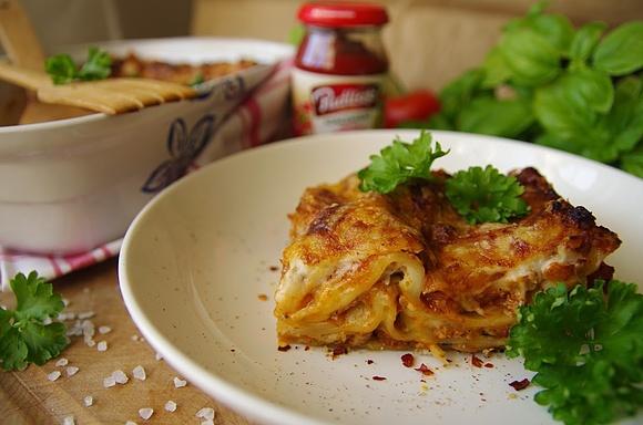 Lasagne a'la gołąbki z kapustą, mięsem i serem