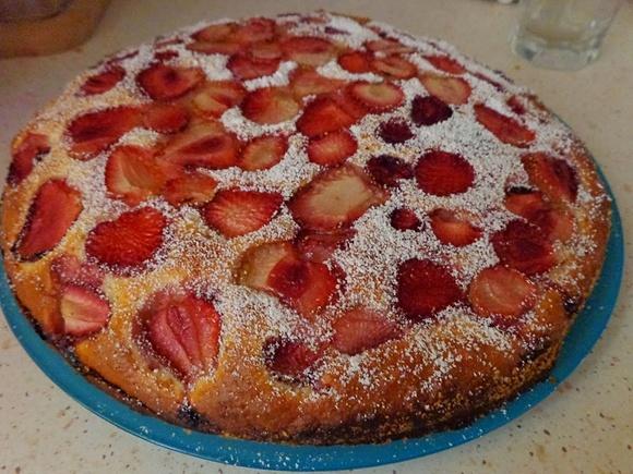 Ciasto jogurtowe z truskawkami