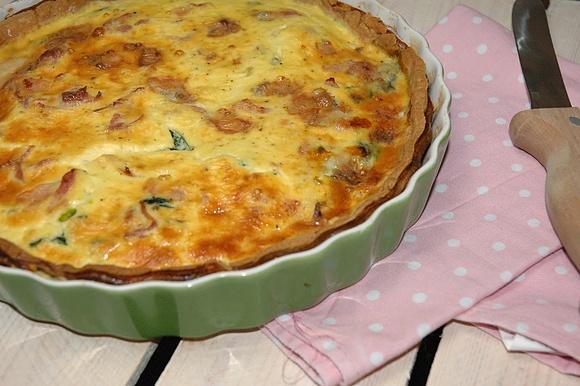 Tarta ze szpinakiem, boczkiem i gorgonzolą