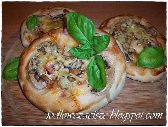 Mini pizze jako przekąska na wycieczkę