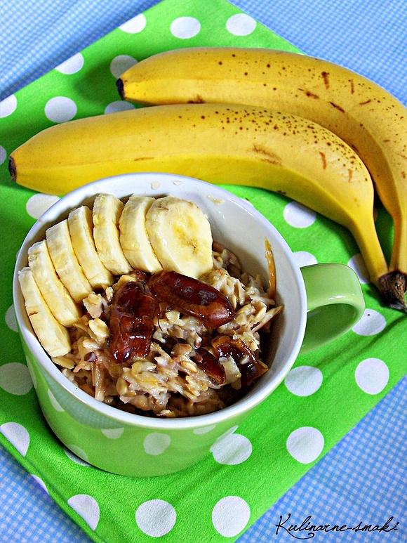 Owsianka bananowa z daktylami