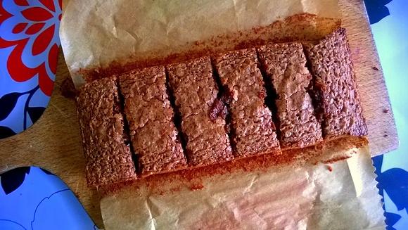 Najprostsze brownie z mlecznej czekolady