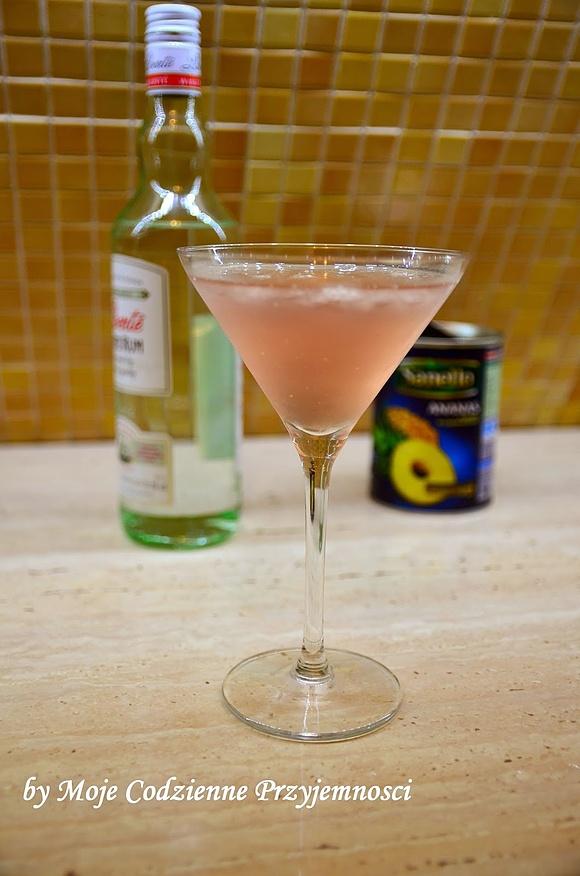 Mary Pickford - orzeźwiający drink owocowy z wiśniówką