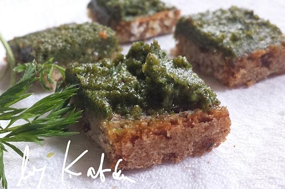Pesto mieszane ze świeżych warzyw i ziół