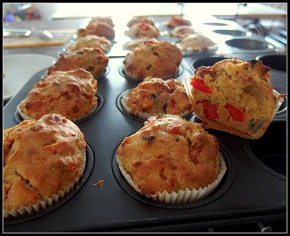 Pizza muffiny składniki i przepis na 12 sztuk