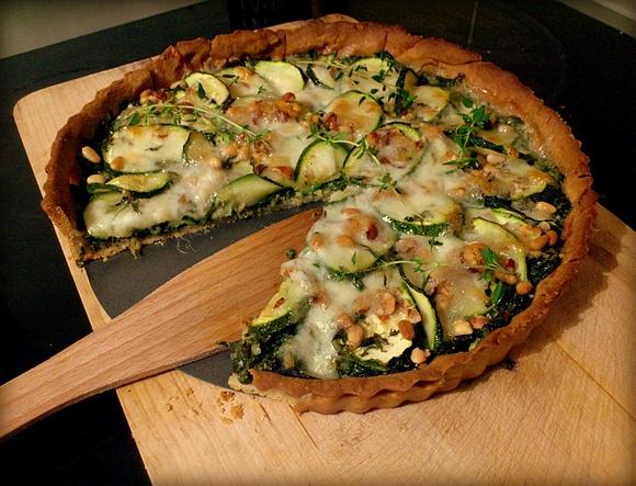 Tarta z cukinią i mozzarellą na kruchym cieście