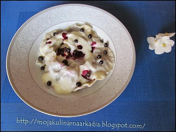 Pierogi z jagodami przepis na ciasto pierogowe