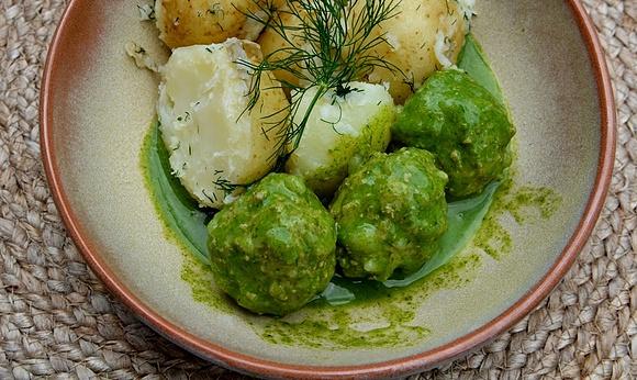 Pulpety drobiowe z sosem szpinakowo-śmietanowym
