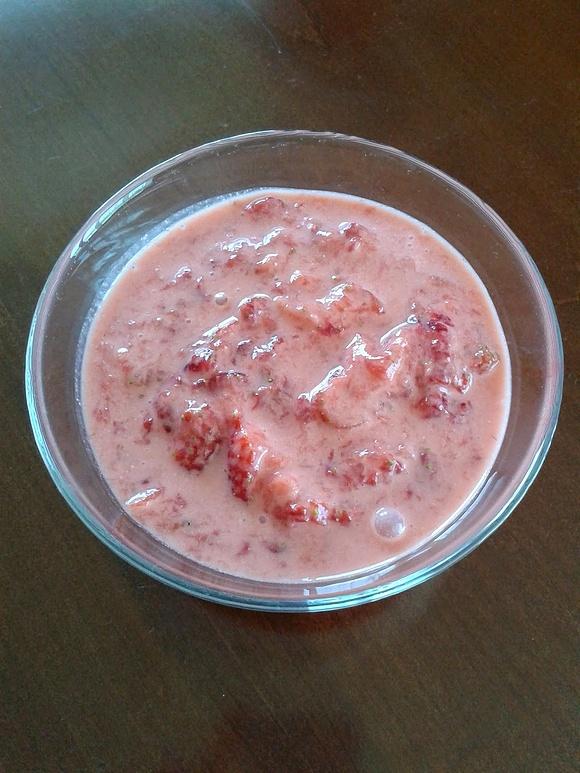 Truskawki ze śmietaną - smak dzieciństwa