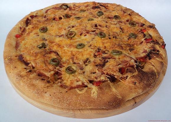 Pizza na średnim spodzie