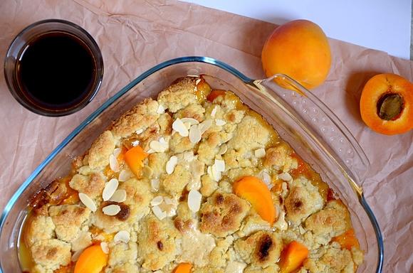 Morelowe crumble z chałwą