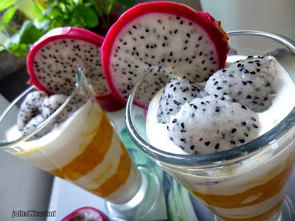 Smoczy deser z pitają i mango