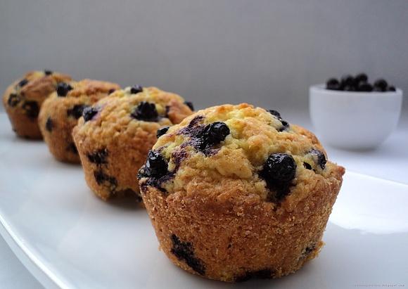 Kukurydziane muffinki z jagodami