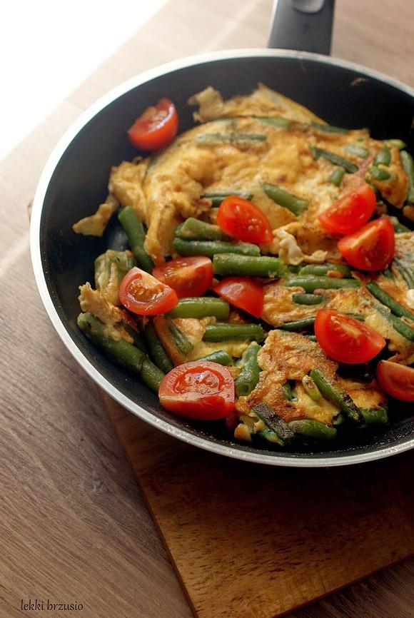 Omlet z fasolką szparagową