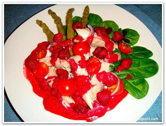 Wędzona makrela w ciepłym malinowym sosie z chilli