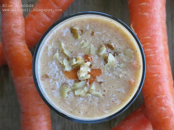 Carrot cake smoothie raw vegan