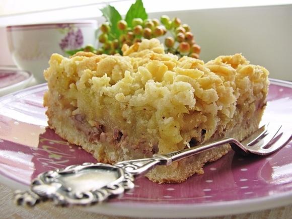Szarlotka z orzechami