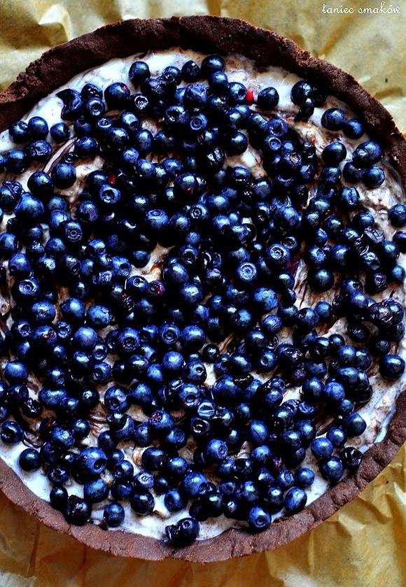 Tarta kokosowo-czekoladowa z borówkami na spodzie z mąki ryżowej