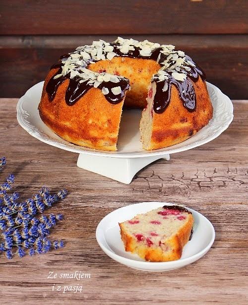 Babka z malinami