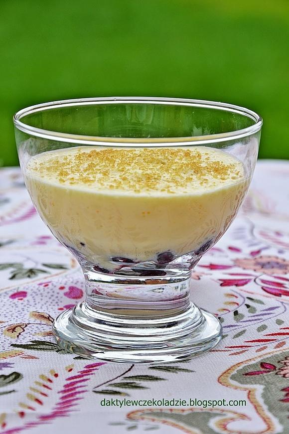 Creme Brulee bez przypalania z borówkami