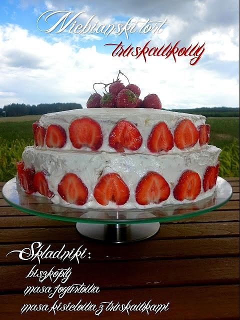 Niebiański tort truskawkowy