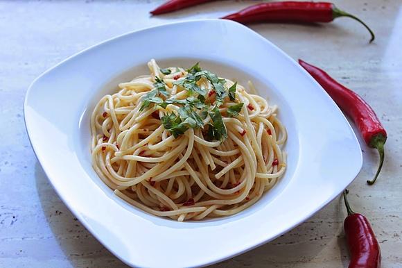 Spaghetti aglio e olio przepis na szybki obiad