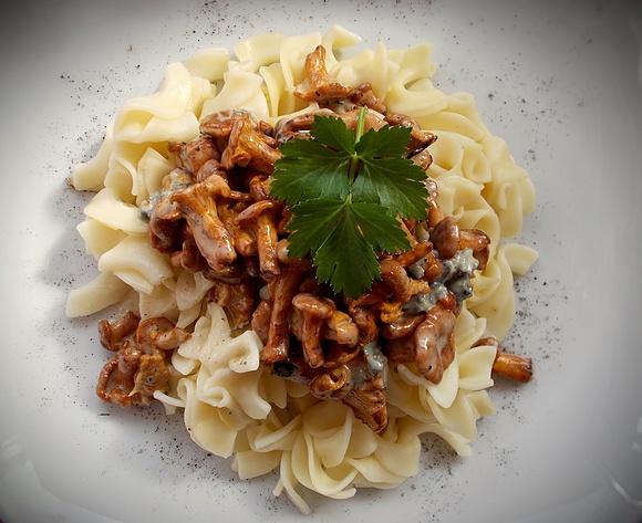 Tagliatelle z kurkami i serem pleśniowym