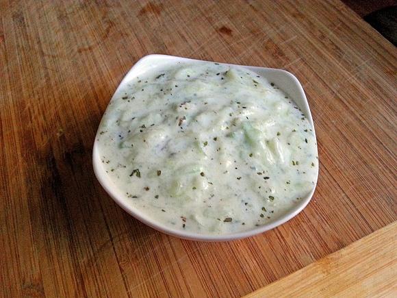 Tzatziki wersja z miętą i oliwą, szybki przepis