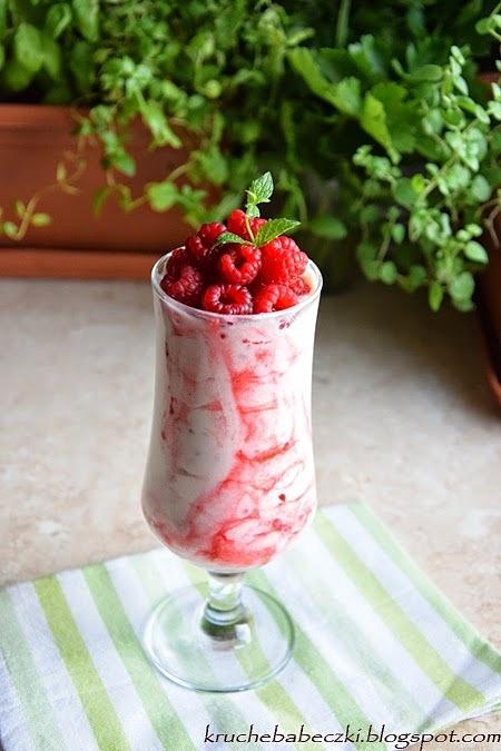 Malinowy Eton Mess