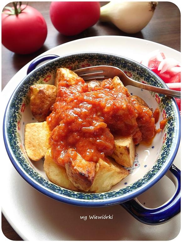 Patas Bravas z ziemniakami i salsą