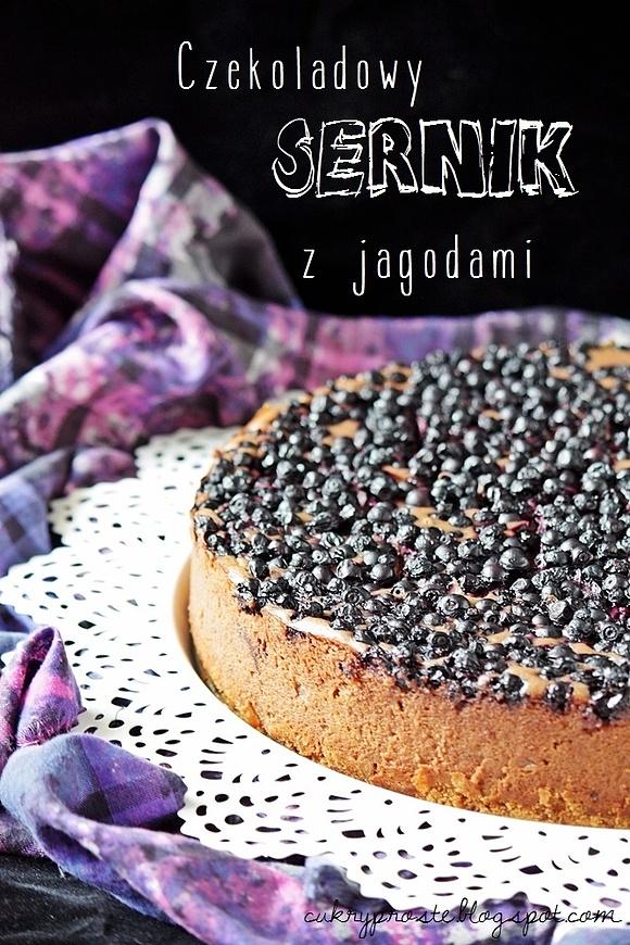 Czekoladowy sernik z jagodami