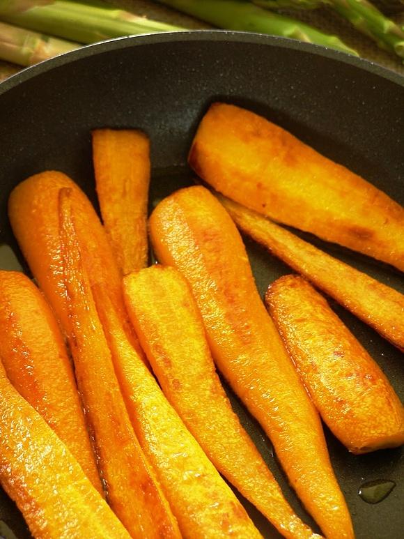 Karmelizowane marchewki