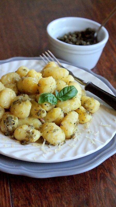Gnocchi ziemniaczane z pesto bazyliowo-słonecznikowym